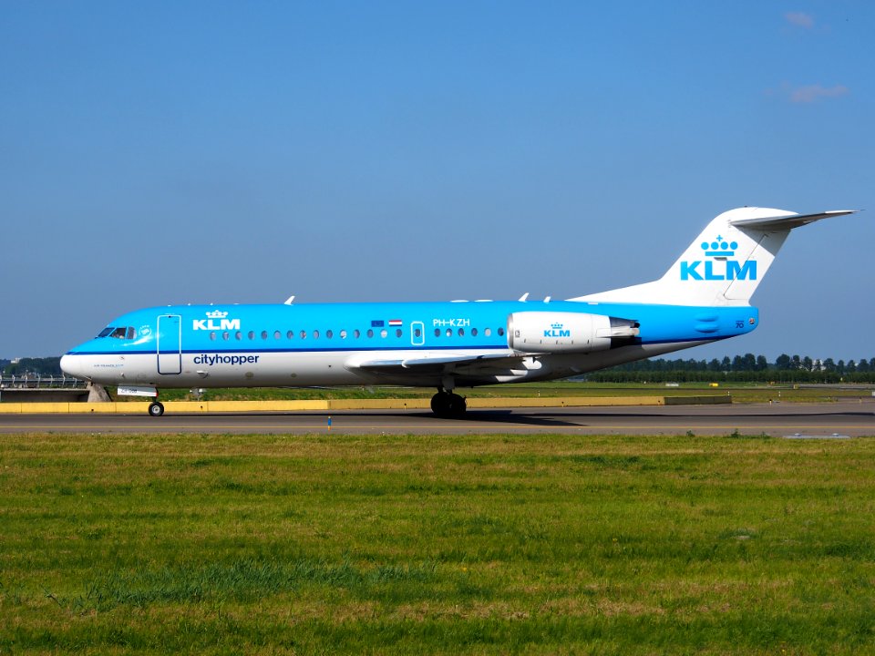 PH-KZH KLM Cityhopper Fokker F70 - cn 11583 taxiing 18july2013 pic-002