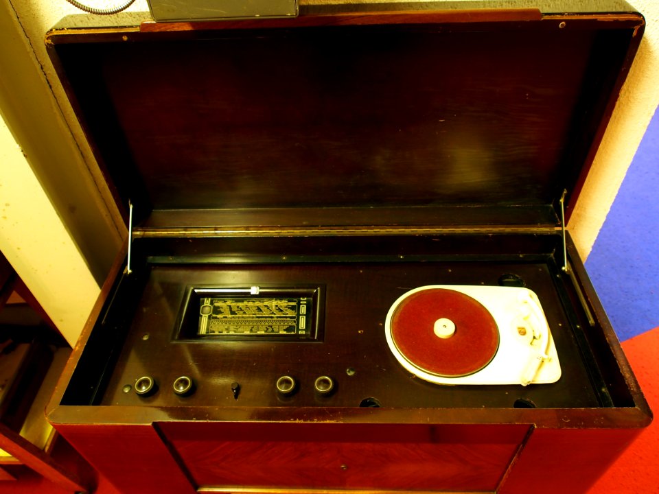 Philips radio receiver and pick-up set, pic2