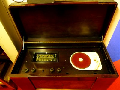 Philips radio receiver and pick-up set, pic2