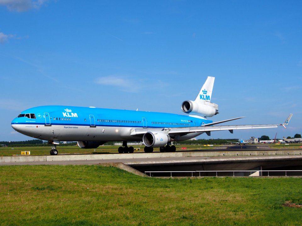 PH-KCB KLM Royal Dutch Airlines McDonnell Douglas MD-11 - cn 48556 taxiing 19july2013 pic05