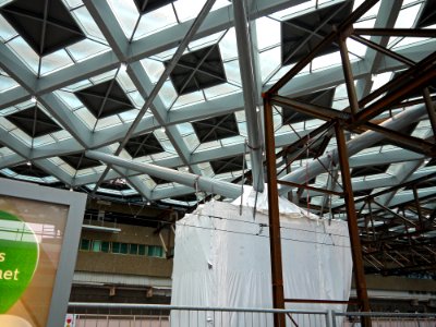 Photo of the new transparent roof with skylights of Central Station The Hague; high resolution image by FotoDutch, June 2013
