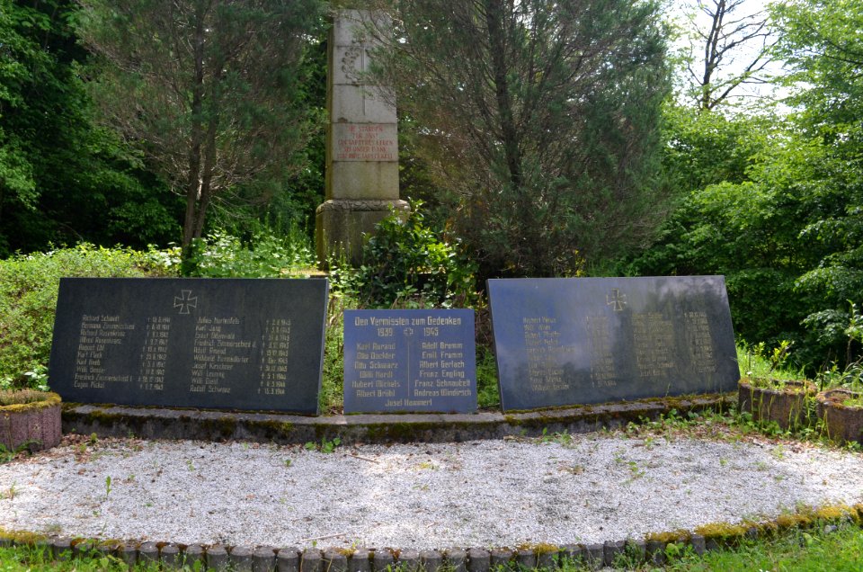 Philippstein, Kriegerdenkmal, Namenstafeln