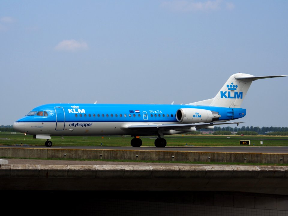 PH-KZA KLM Cityhopper Fokker F70 - cn 11567 - pic2