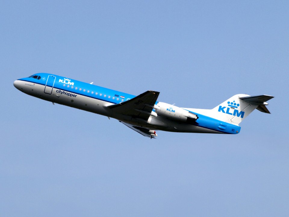 PH-JCT KLM Cityhopper Fokker F70 - cn 11537 taxiing 13july2013 pic4