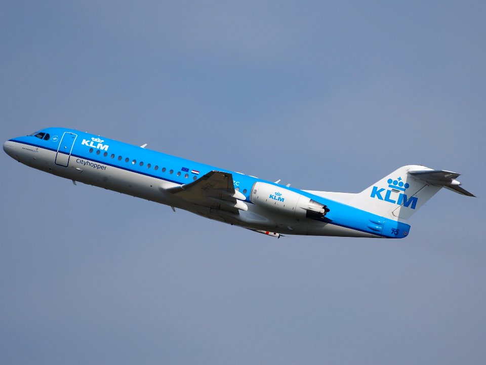 PH-KZC - KLM Cityhopper Fokker 70 take-off, 25august2013 pic2