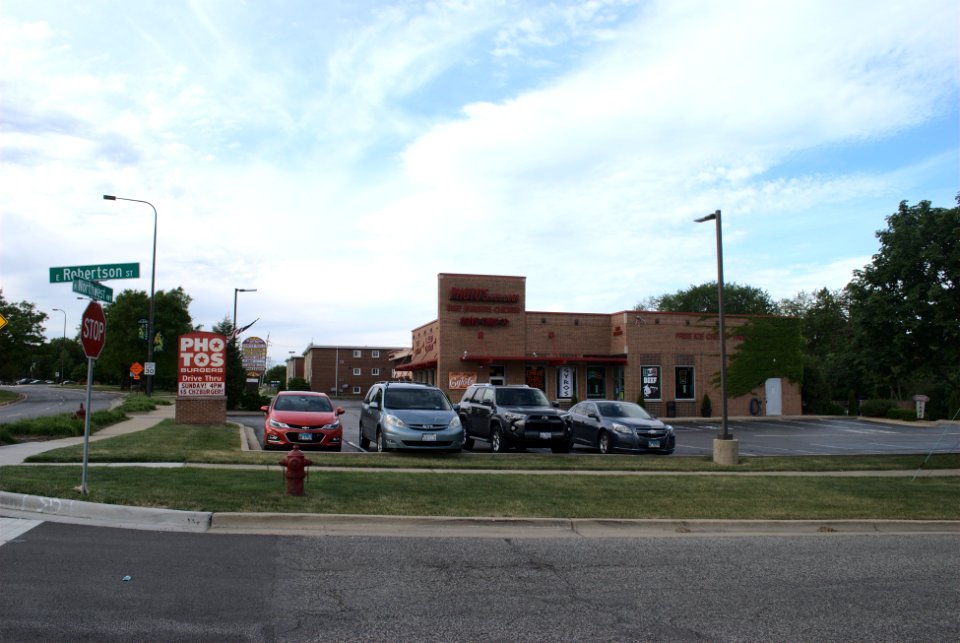 Photo's Hot Dogs in Palatine, Illinois