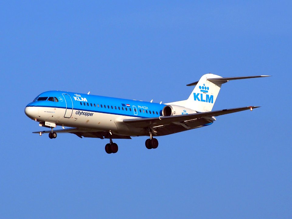 PH-KZH KLM Cityhopper Fokker F70, landing at Schiphol (AMS - EHAM), Netherlands, pic1