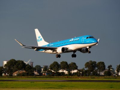 PH-EXI KLM Cityhopper Embraer ERJ-175STD (ERJ-170-200) at Schiphol (AMS - EHAM), The Netherlands pic5