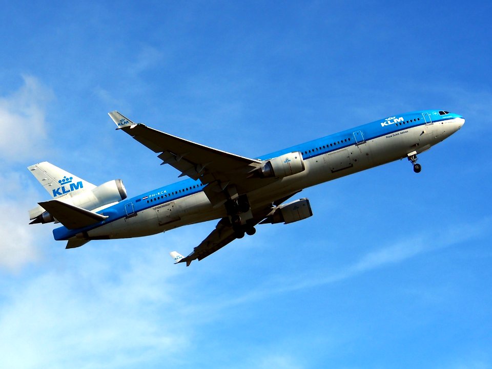PH-KCK KLM Royal Dutch Airlines McDonnell Douglas MD-11 take-off pic2
