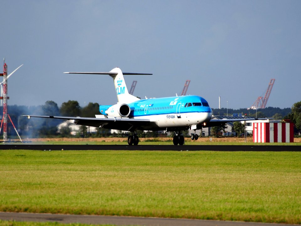 PH-KZE KLM Cityhopper Fokker F70 - cn 11576, 11Aug2014, landing at Schiphol (AMS - EHAM), The Netherlands, pic1