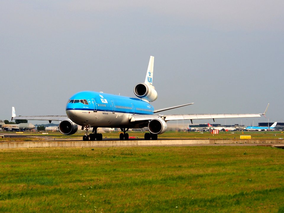 PH-KCE KLM Royal Dutch Airlines McDonnell Douglas MD-11 - cn 48559, taxiing 22july2013 pic-002