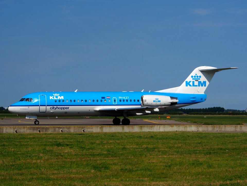 PH-KZT - KLM Cityhopper Fokker 70 pic2