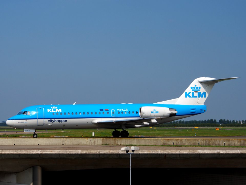 PH-KZR KLM Cityhopper Fokker F70 - cn 11551 pic1