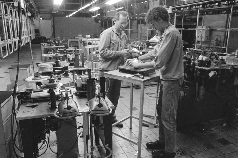 Philips Stadskanaal ontslaat 400 man, Bestanddeelnr 933-8371