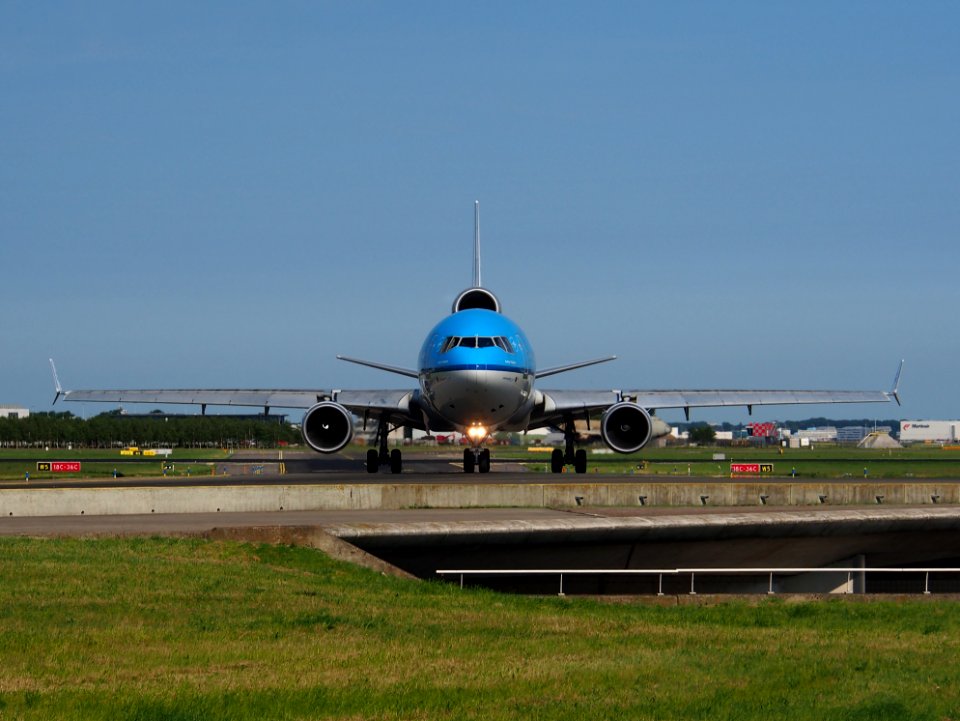 PH-KCE KLM Royal Dutch Airlines McDonnell Douglas MD-11 - cn 48559 pic1