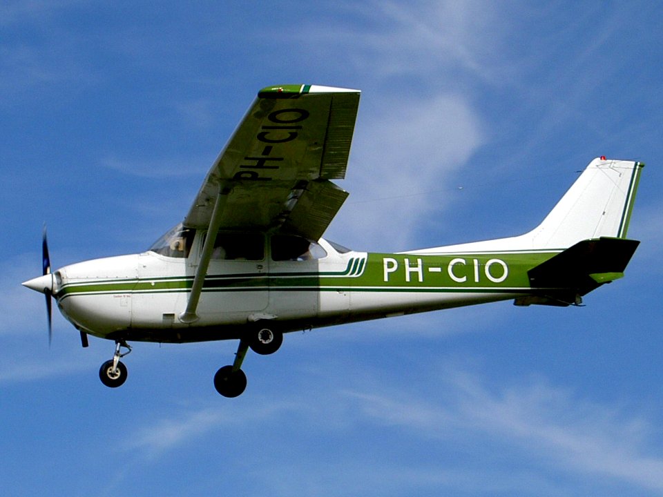 PH-CIO Bronkhorst Beheer B.V. Cessna F172N. Cessna F172N