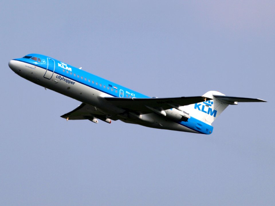 PH-JCT KLM Cityhopper Fokker F70 - cn 11537 taxiing 13july2013 pic3