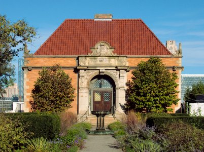 Phipps Hall of Botany, 2015-10-10, 03