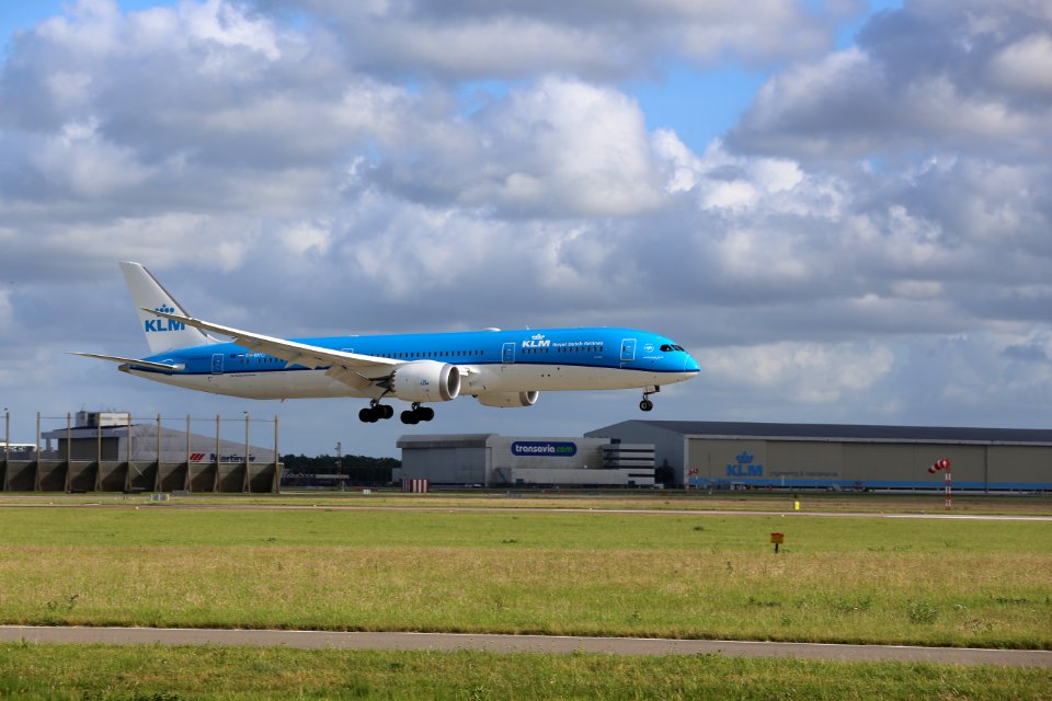PH-BHO EHAM 7