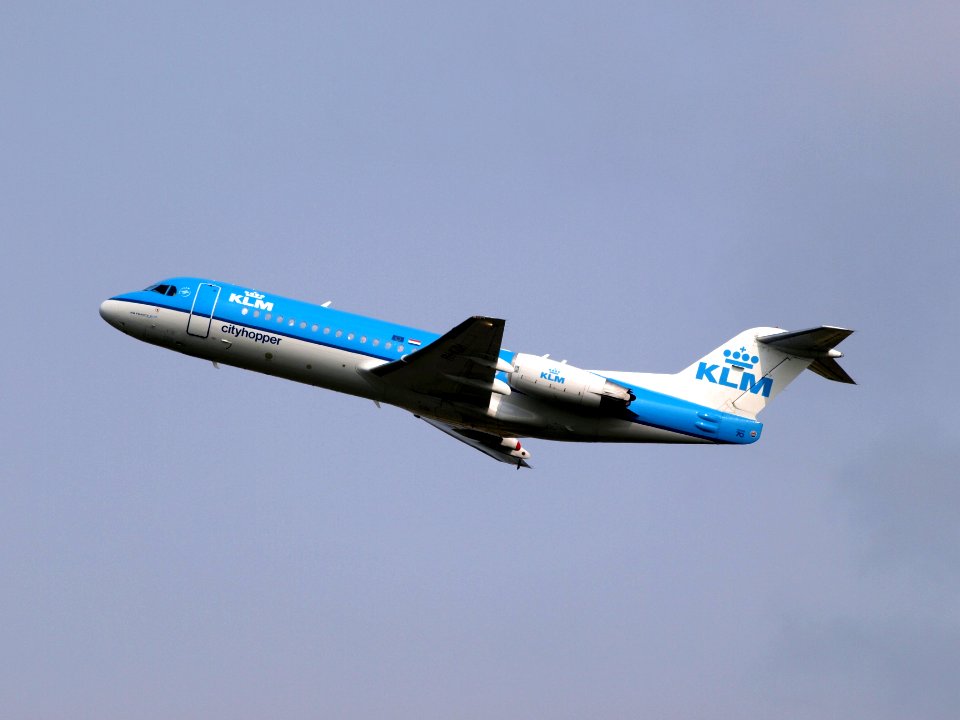 PH-KZH KLM Cityhopper Fokker F70, 14july2013 pic1