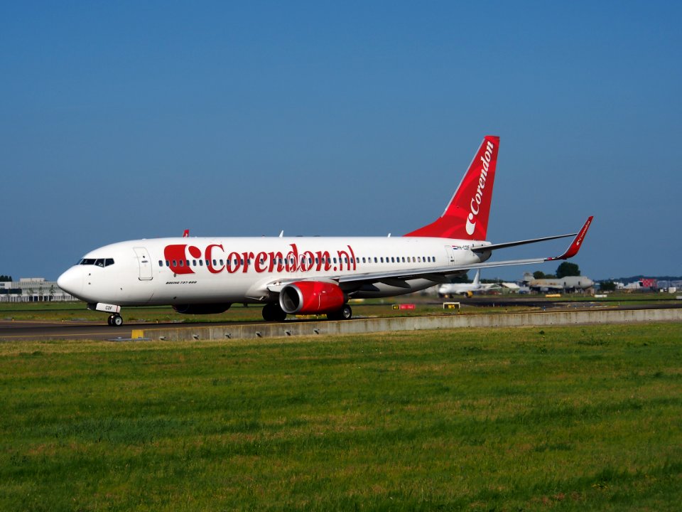 PH-CDF Corendon Dutch Airlines Boeing 737-804(WL) - cn 28227 taxiing 18july2013 pic-001