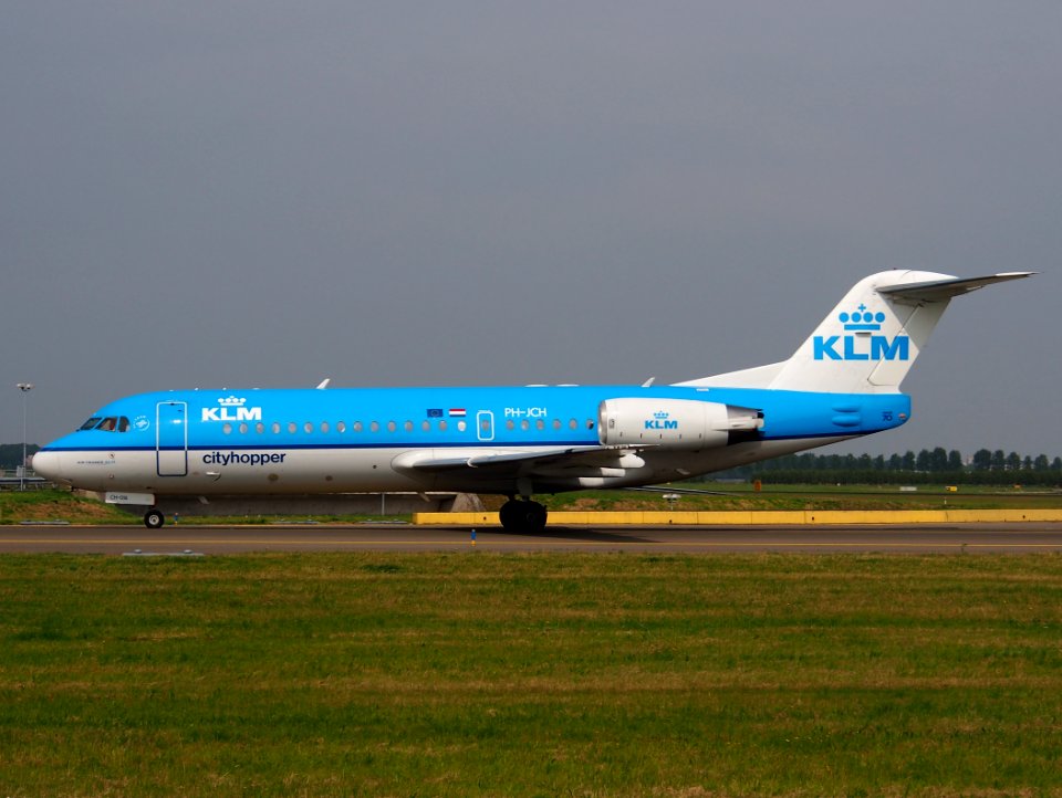PH-JCT KLM Cityhopper Fokker F70 - cn 11537 taxiing 13july2013 pic2