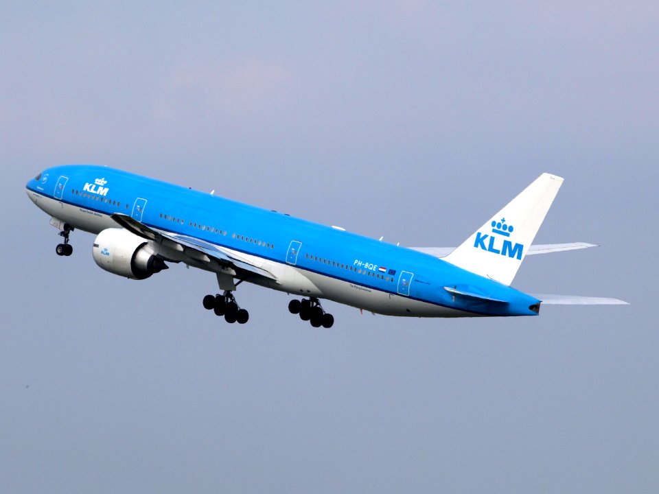 PH-BQE KLM Royal Dutch Airlines Boeing 777-206(ER) - cn 28691 take-off 14july2013 pic2