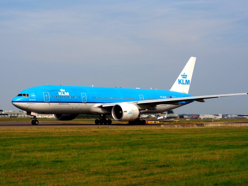 PH-BQP KLM Royal Dutch Airlines Boeing 777-206(ER) - cn 32721, taxiing 22july2013 pic-003