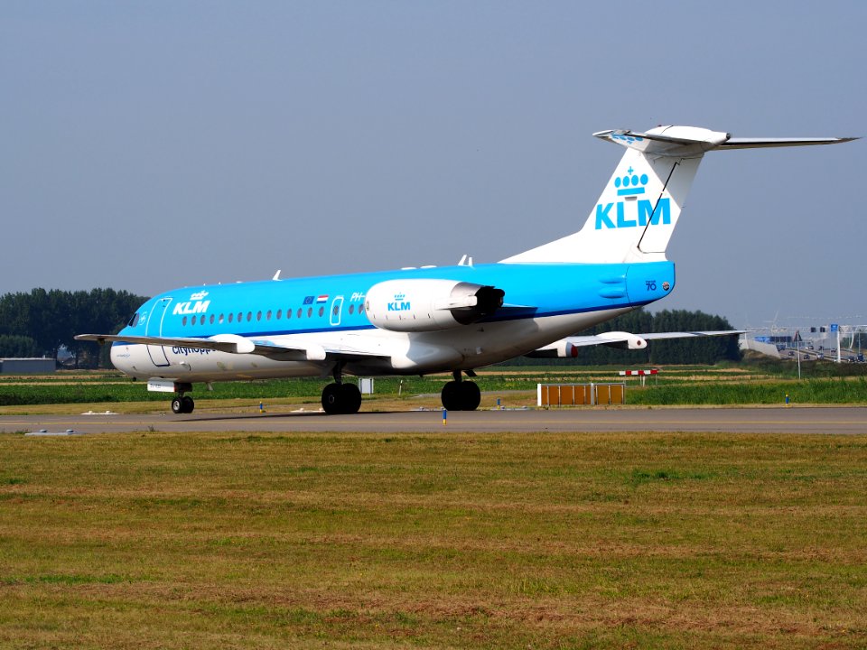 PH-KZV KLM Cityhopper Fokker F70 - cn 11556 taxiing, 25august2013 pic-3