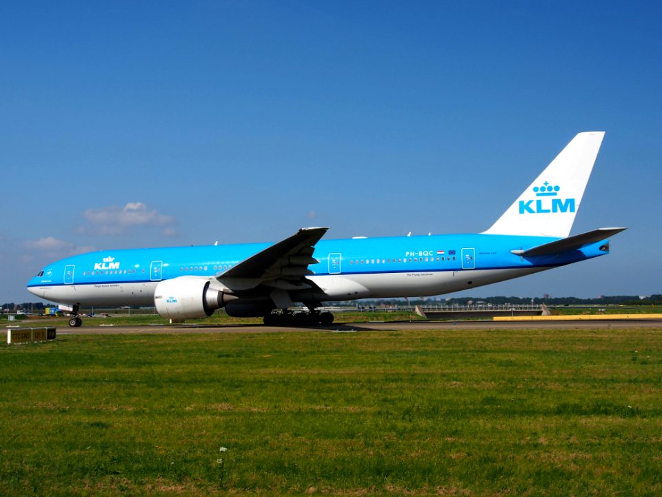 PH-BQC KLM Royal Dutch Airlines Boeing 777-206(ER) - cn 29397 taxiing 18july2013 pic5
