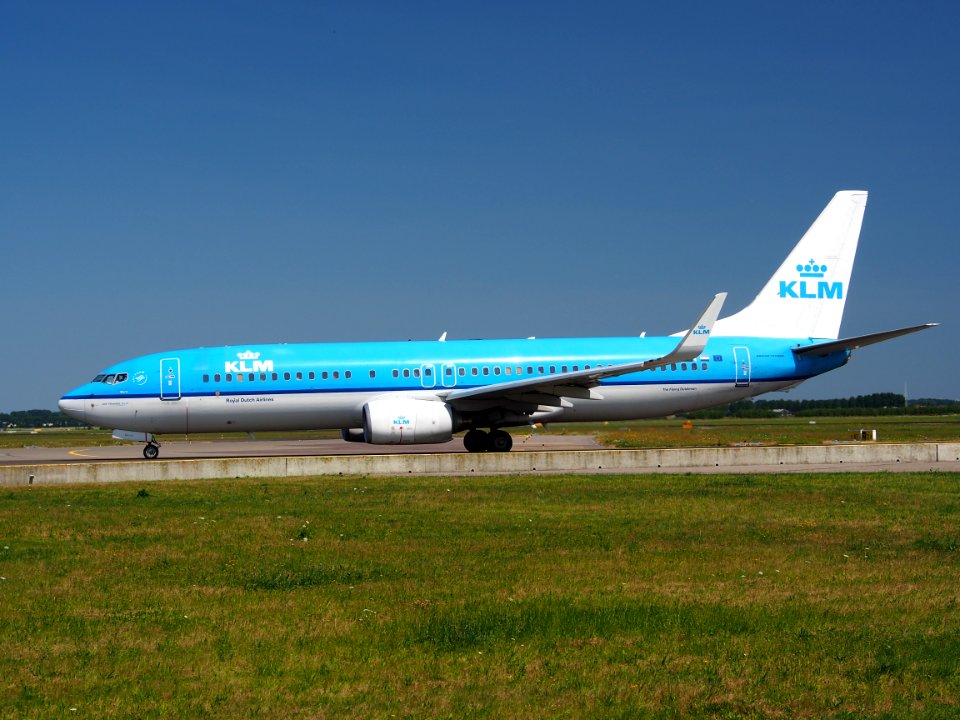 PH-BXN KLM Royal Dutch Airlines Boeing 737-8K2(WL) - cn 30356 taxiing 21July 2013 pic-003