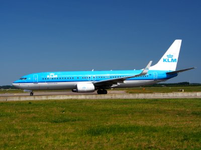 PH-BXN KLM Royal Dutch Airlines Boeing 737-8K2(WL) - cn 30356 taxiing 21July 2013 pic-003
