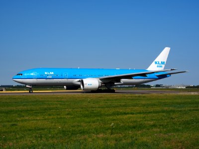 PH-BQH KLM Royal Dutch Airlines Boeing 777-206(ER) - cn 32705, taxiing 21july2013 pic-003