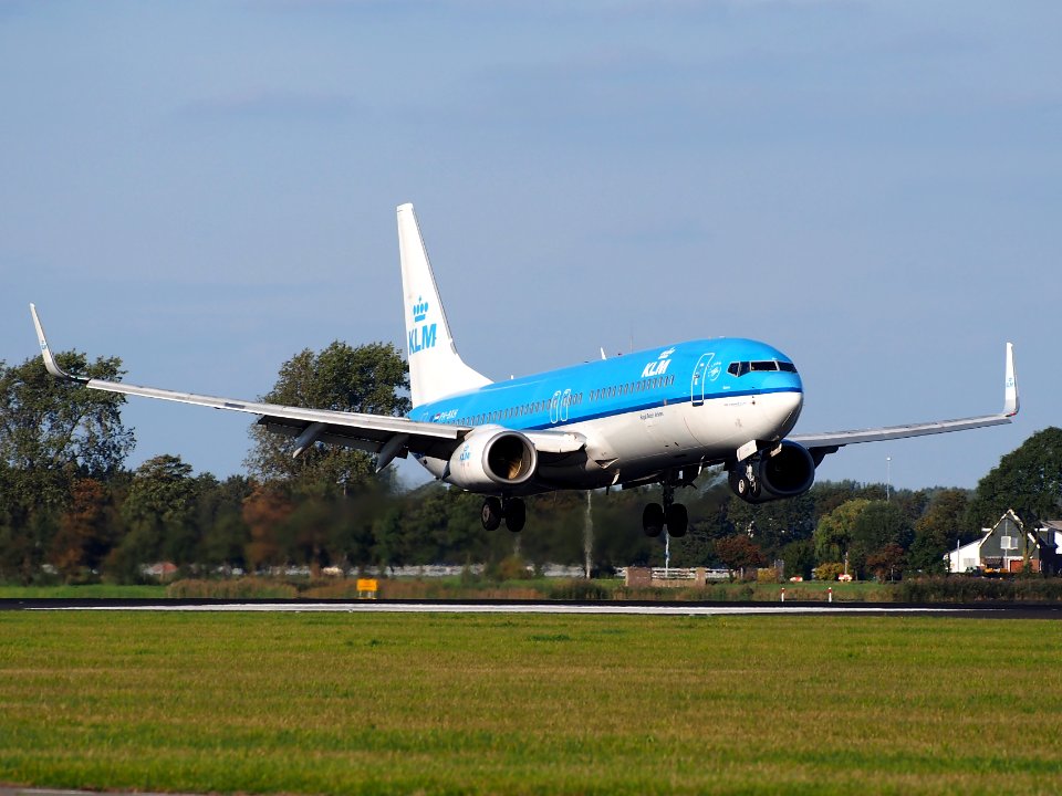 PH-BXH KLM Royal Dutch Airlines Boeing 737-8K2(WL) - cn 29597 landing at Schiphol pic2