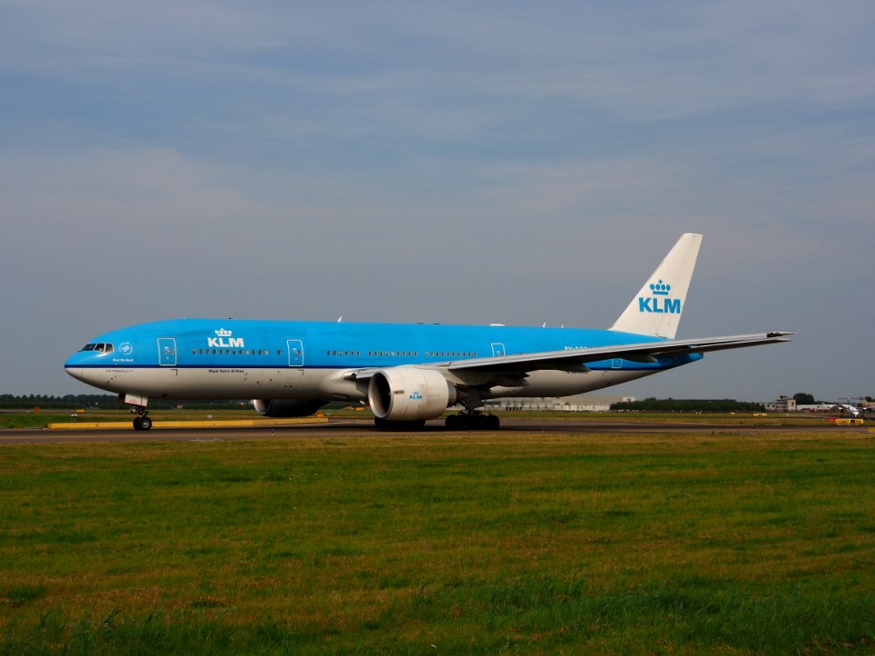 PH-BQP KLM Royal Dutch Airlines Boeing 777-206(ER) - cn 32721, taxiing 22july2013 pic-005