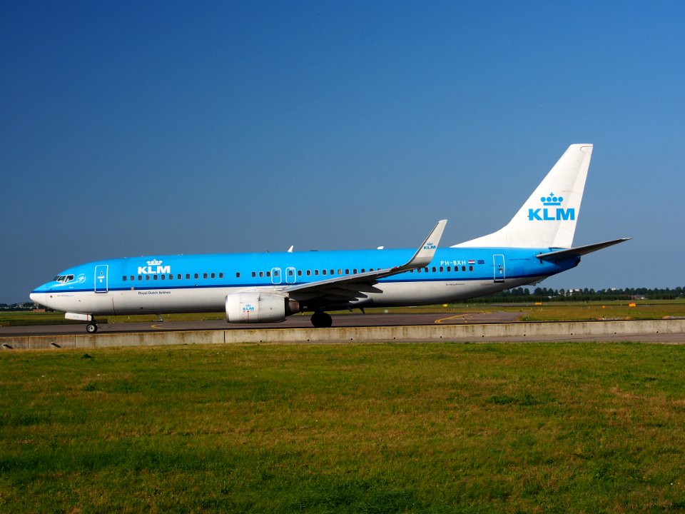 PH-BXH KLM Royal Dutch Airlines Boeing 737-8K2(WL) - cn 29597 taxiing 18july2013 pic-003