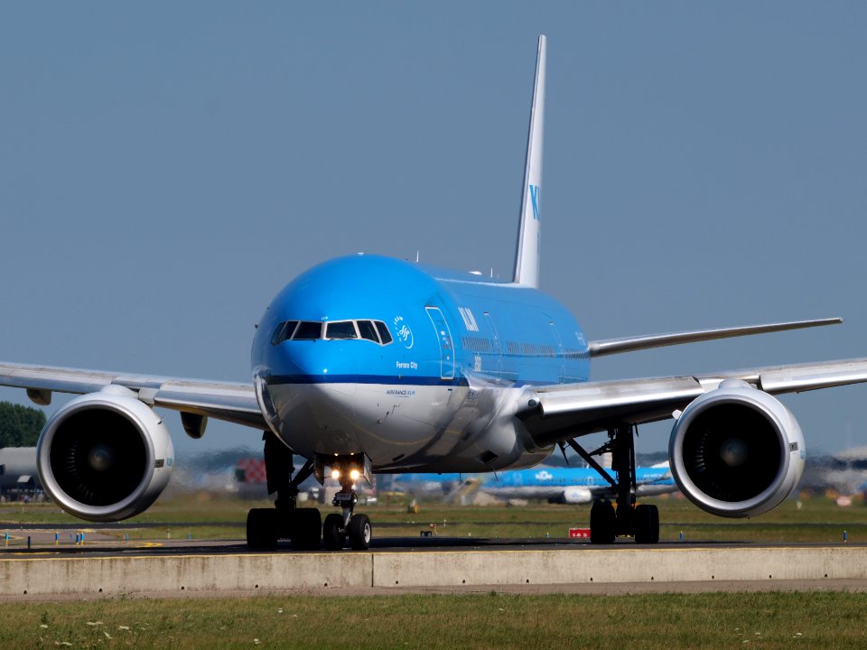 PH-BQF KLM Royal Dutch Airlines Boeing 777-206(ER) - cn 29398, taxiing 21july2013 pic-002
