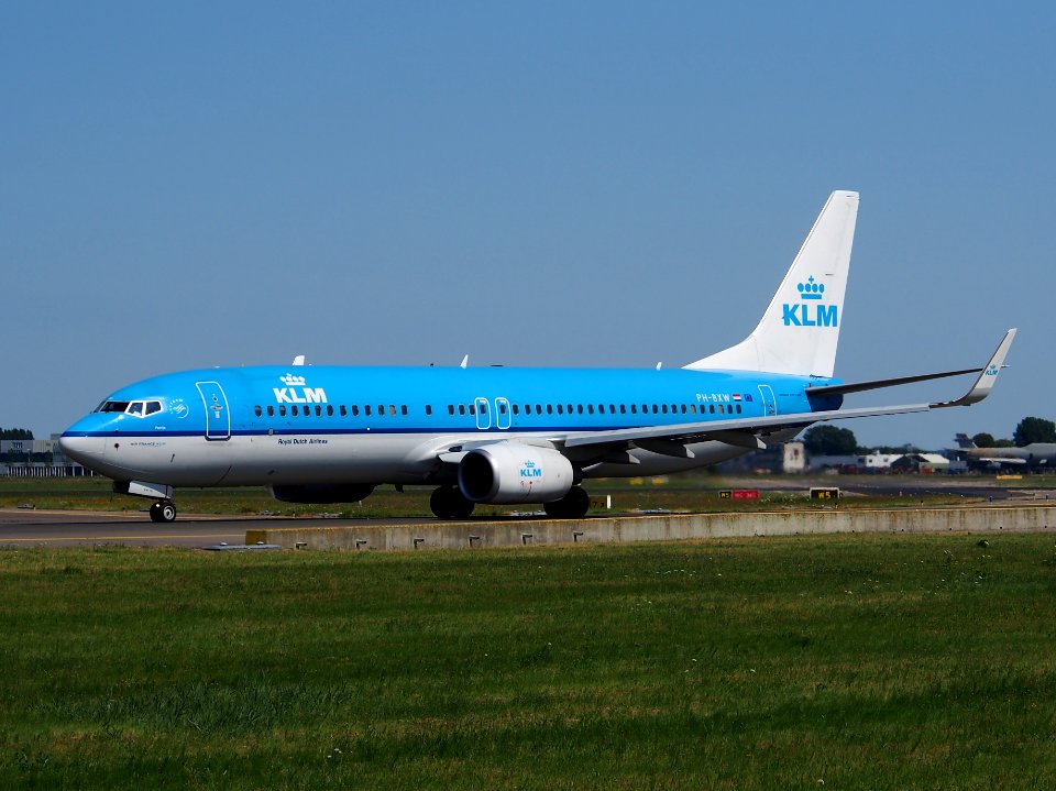 PH-BXW KLM Royal Dutch Airlines Boeing 737-8K2(WL) - cn 30360 taxiing 21july2013