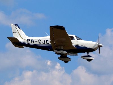 PH-CJC Piper PA-28-181 Archer III at Hilversum Airport (ICAO EHHV), photo2