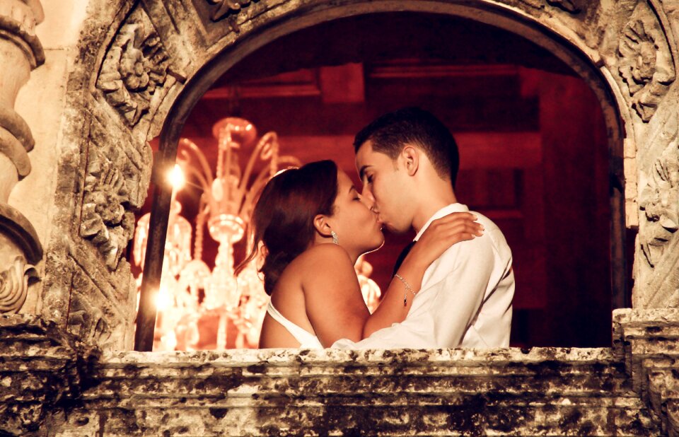 Marriage commitment kiss