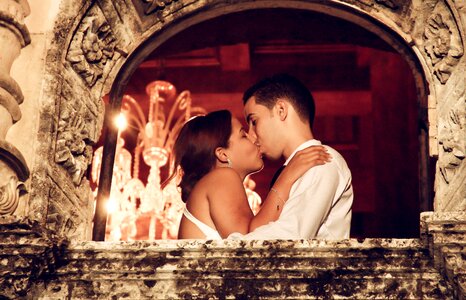 Marriage commitment kiss