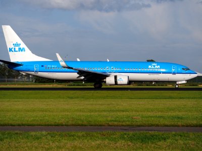 PH-BXU KLM Boeing 737-800, 11Aug2014, landing at Schiphol (AMS - EHAM), The Netherlands, pic3