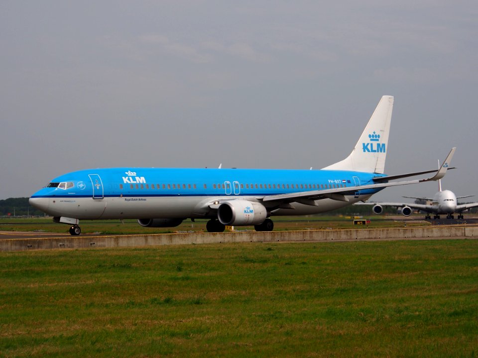 PH-BXT KLM Royal Dutch Airlines Boeing 737-9K2(WL) taxiing 13july2013 pic3