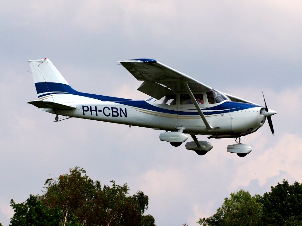 PH-CBN Reims F172N at Hilversum Airport (ICAO EHHV), photo1
