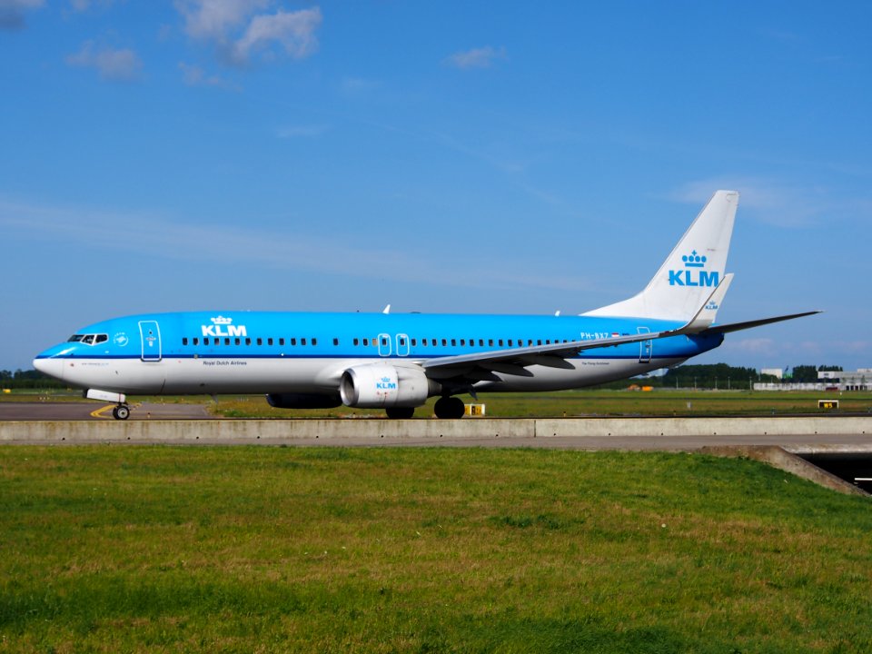 PH-BXZ KLM Royal Dutch Airlines Boeing 737-8K2(WL) - cn 30368 taxiing 19july2013 pic-001