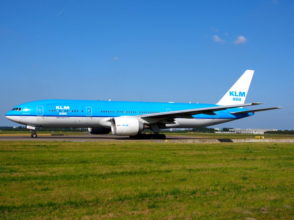 PH-BQI KLM Royal Dutch Airlines Boeing 777-206(ER) - cn 33714 taxiing 18july20113 pic-006