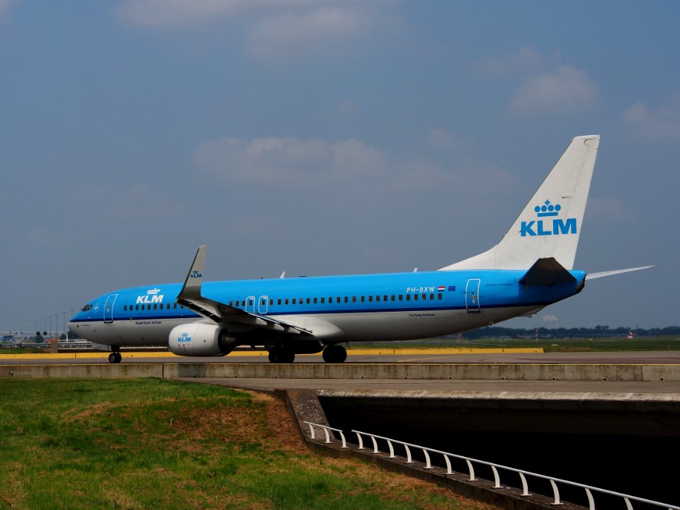 PH-BXW KLM Royal Dutch Airlines Boeing 737-8K2(WL) - cn 30360 pic3