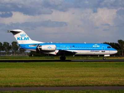 PH-KZD KLM Cityhopper Fokker F70 - cn 11582, 11Aug2014, landing with cross-winds at Schiphol (AMS - EHAM), The Netherlands, pic3