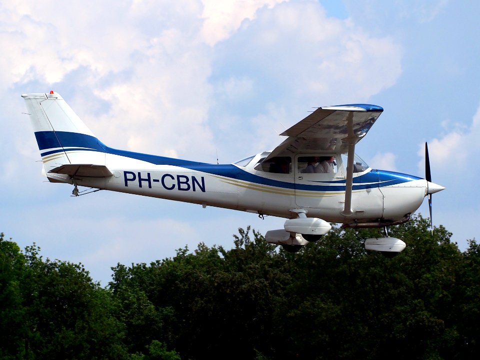 PH-CBN Reims F172N at Hilversum Airport (ICAO EHHV), photo4