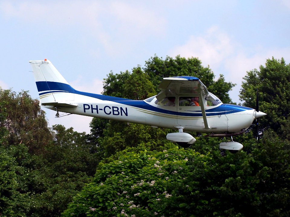 PH-CBN Reims F172N at Hilversum Airport (ICAO EHHV), photo2